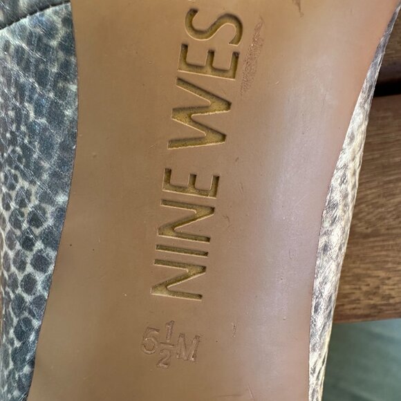 Sz 5.5M Nine West faux snake skin 2.5in heels - Picture 9 of 12